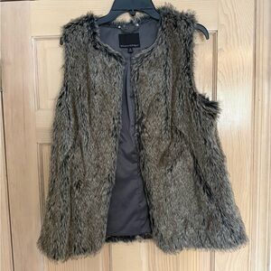 Banana Republic Faux Fur Vest in Gray